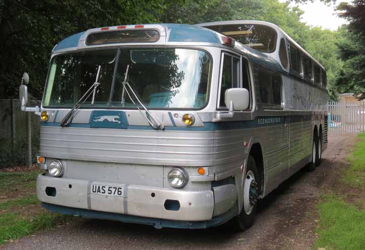 Greyhound GM Scenicruiser UAS576